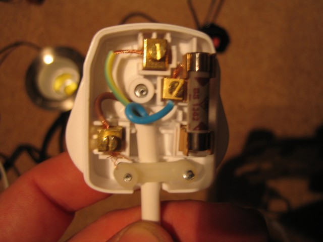 How to wire a plug